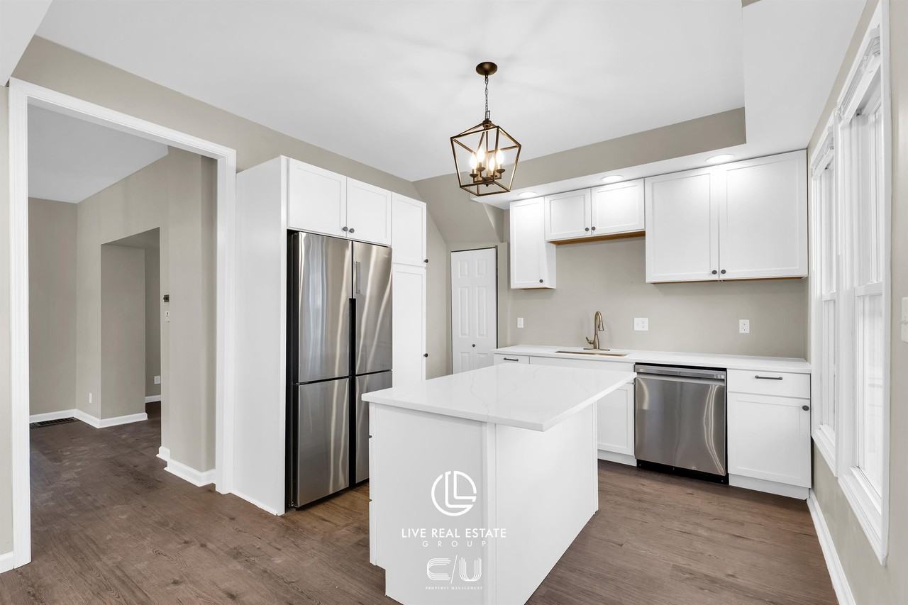 806 W Hill St #1 - Photo 6 of 11