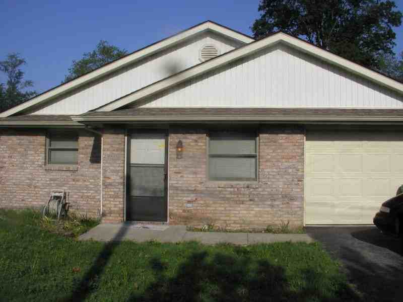 805 S Bentley St #C - Photo 2 of 7