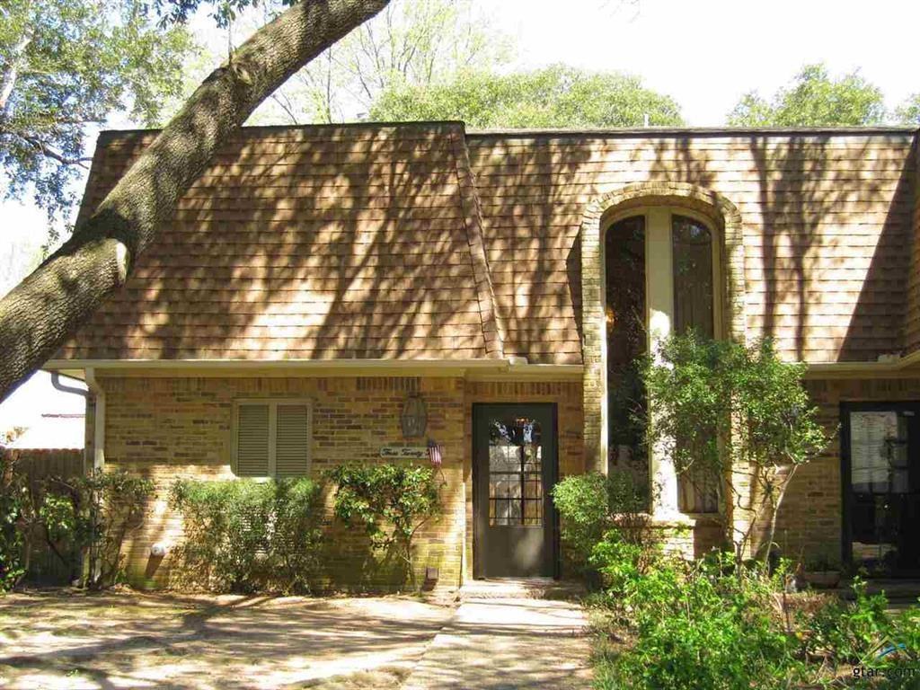 323 Top Hill Dr - Photo 2 of 22