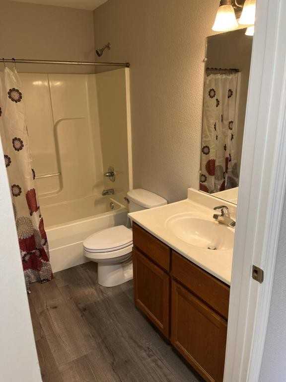 1910 13th St - Photo 3 of 10