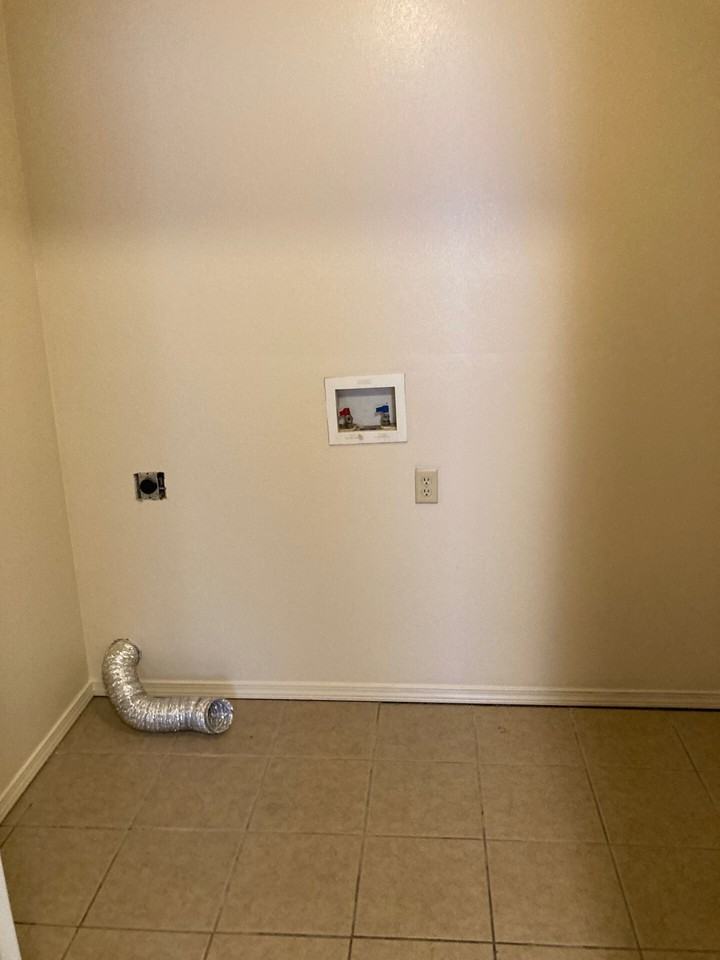 10 W 4th St #B - Photo 3 of 10