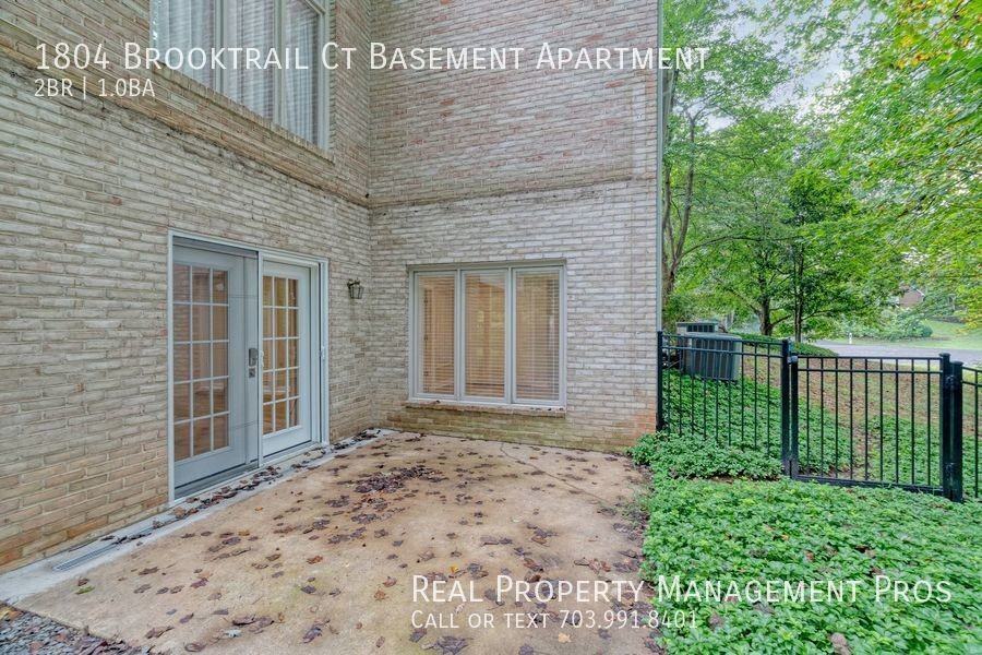 1804 1804 Brooktrail Ct Basement Apartment - Photo 2 of 32
