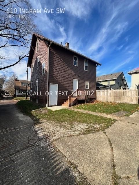 610 Ingram Ave Sw - Photo 2 of 13