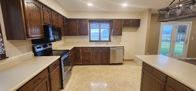 8301 Reservoir Rd - Photo 2 of 19