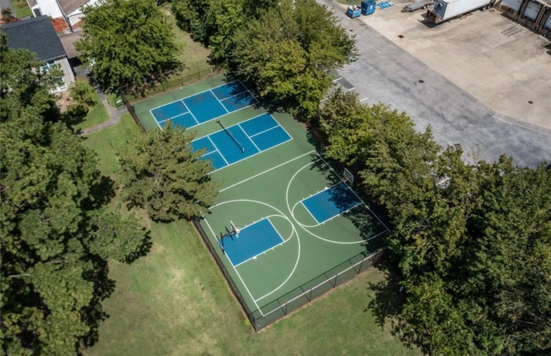 57 Towne Square Dr - Photo 2 of 11