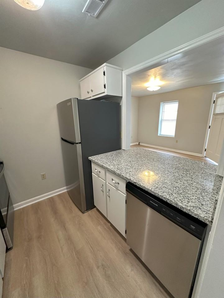 110 Franklin St #C - Photo 5 of 19