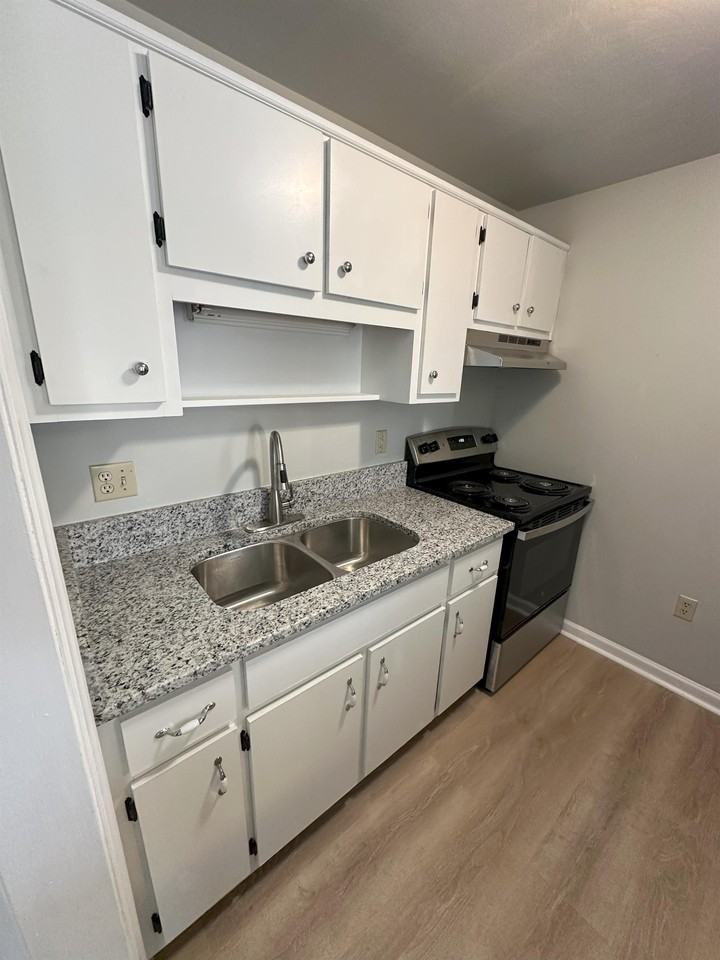 110 Franklin St #C - Photo 6 of 19