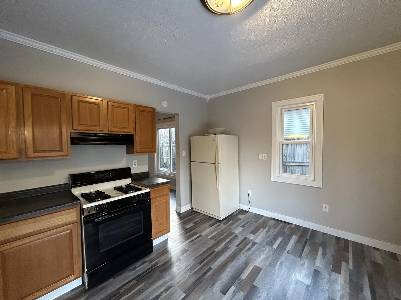 291 Laurel Dr #1 - Photo 5 of 21