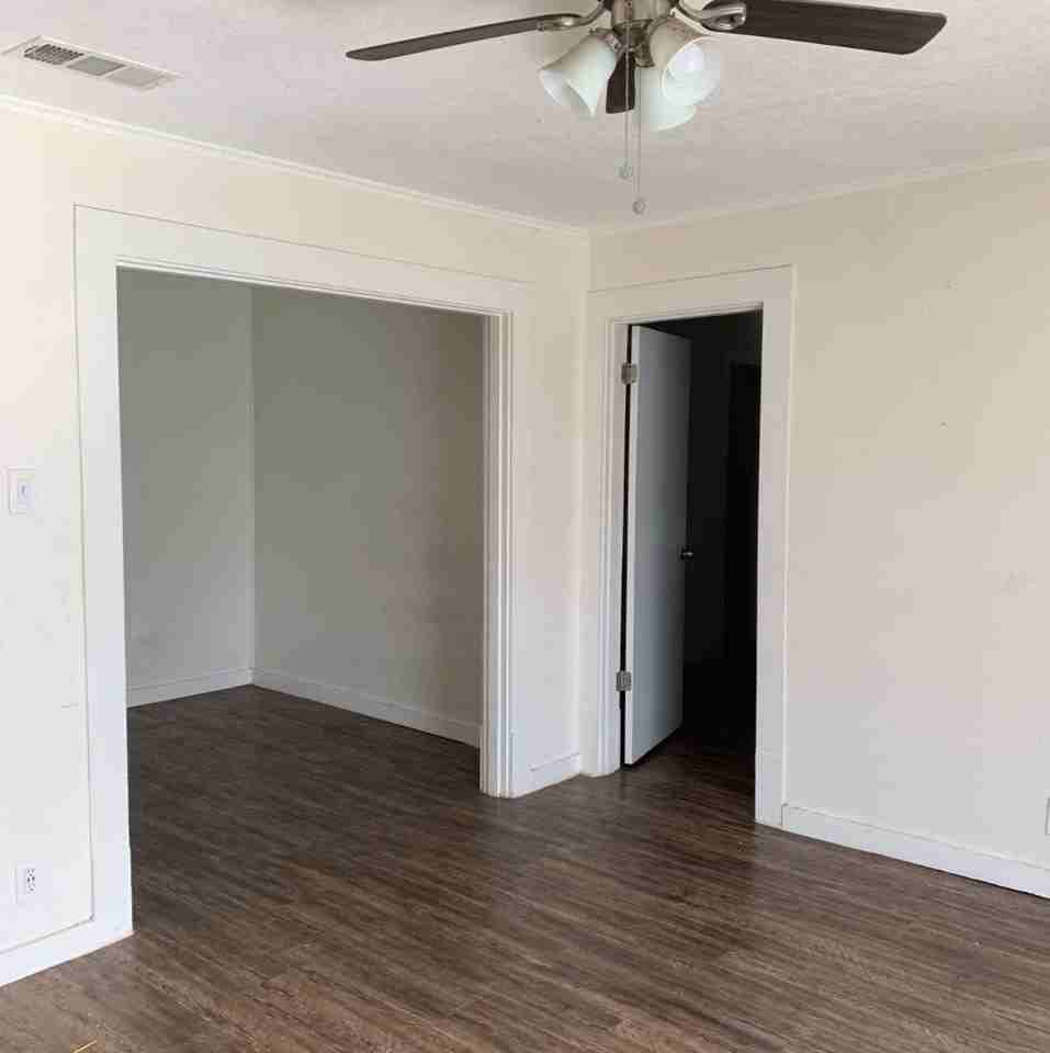 504 E Bonham St - Photo 2 of 15