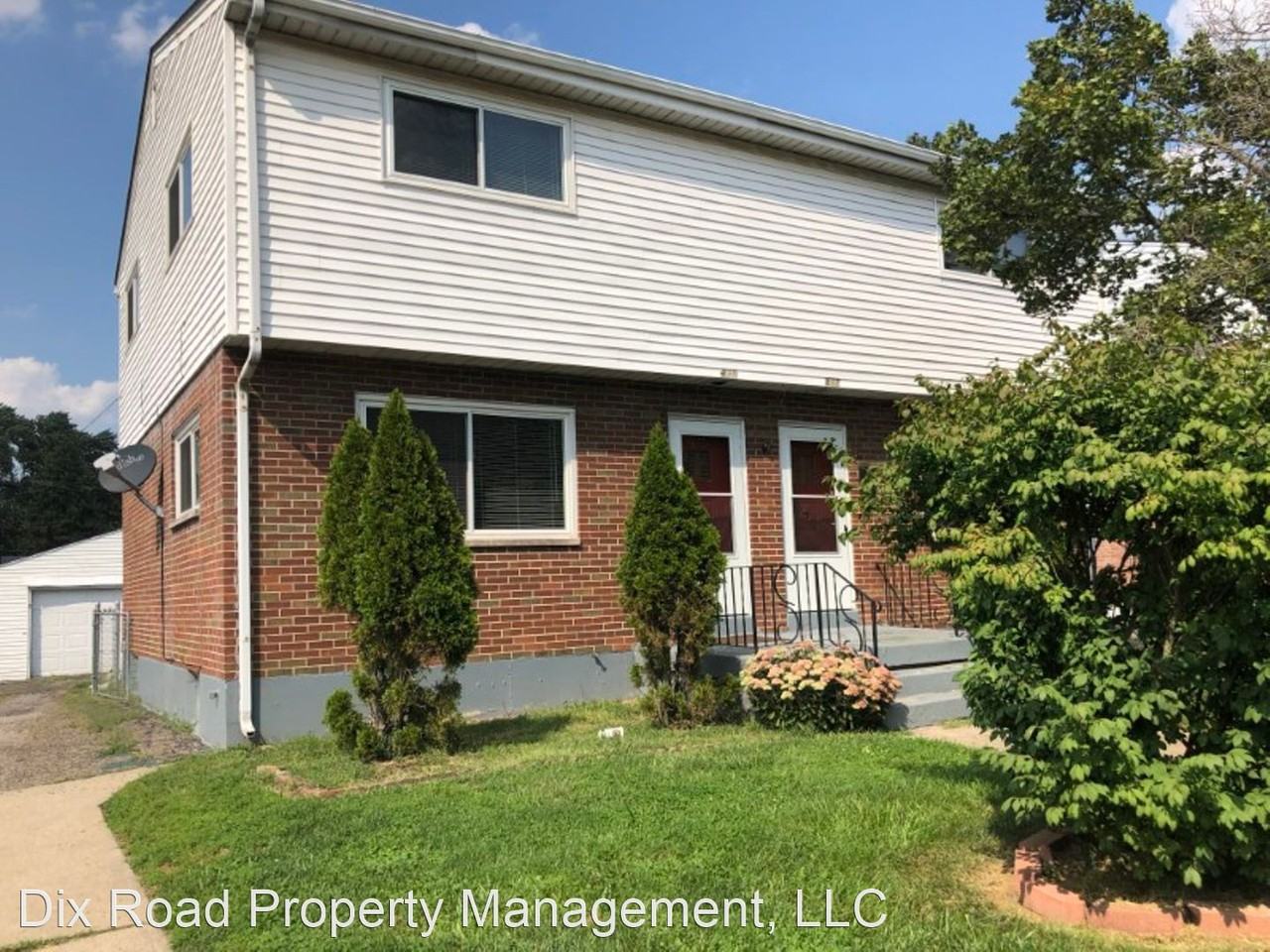 810-812 University Boulevard, - Photo 2 of 26