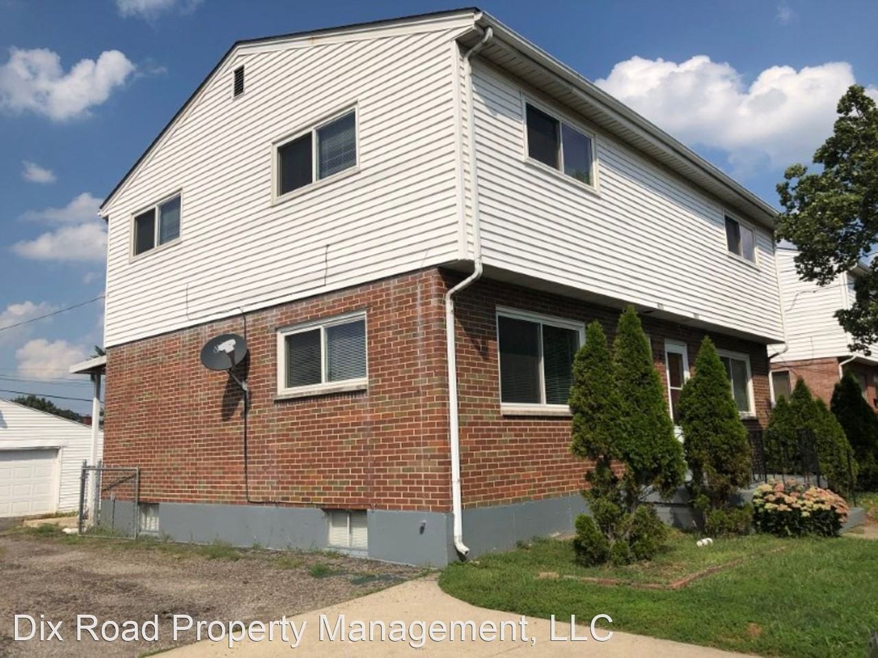 810-812 University Boulevard, - Photo 3 of 26