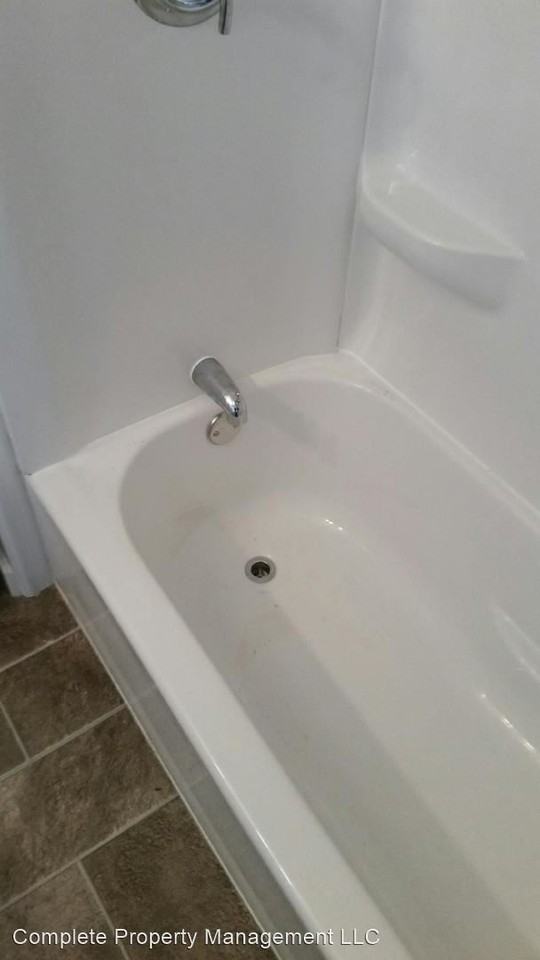 28423 Hazelwood St - Photo 2 of 12