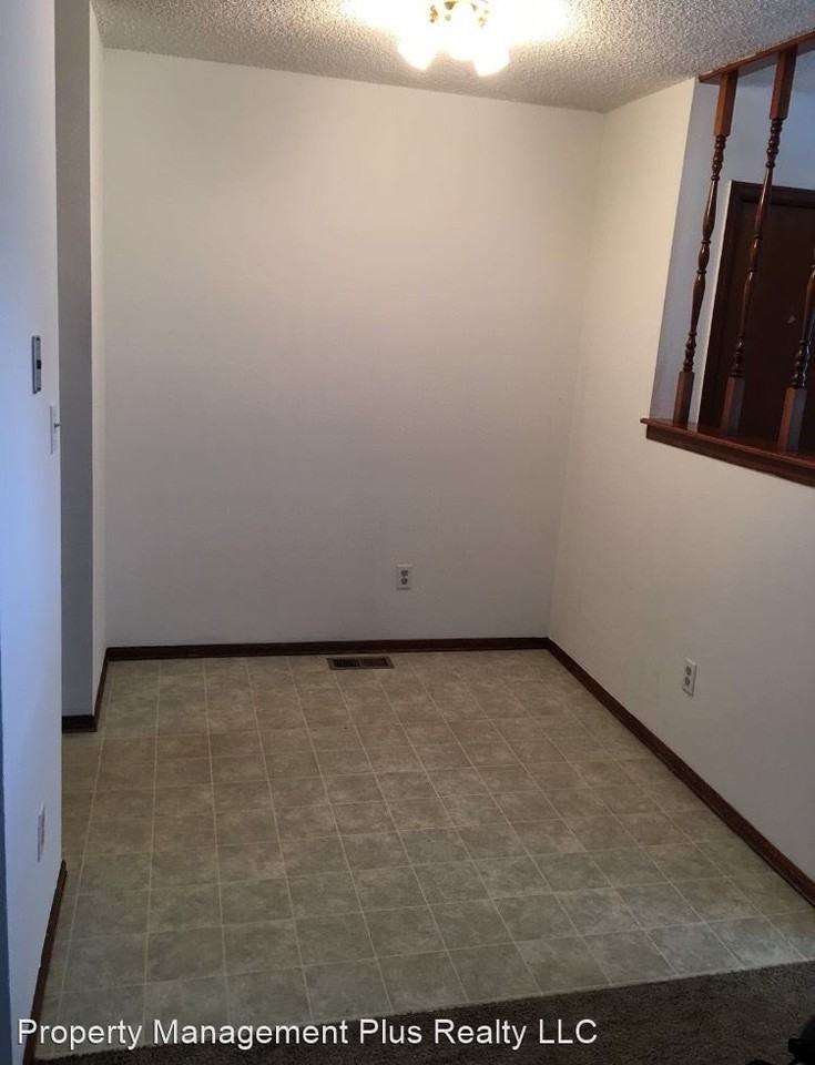 2330 Wedgewood Ave Building 6 - Photo 3 of 6