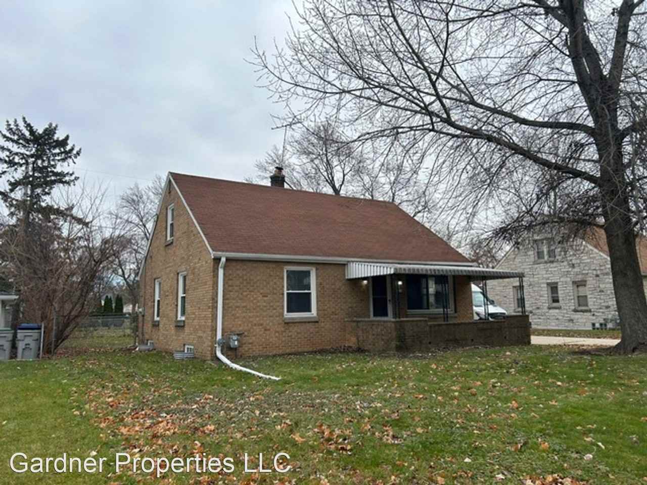 5276 N 60th St - Photo 2 of 20