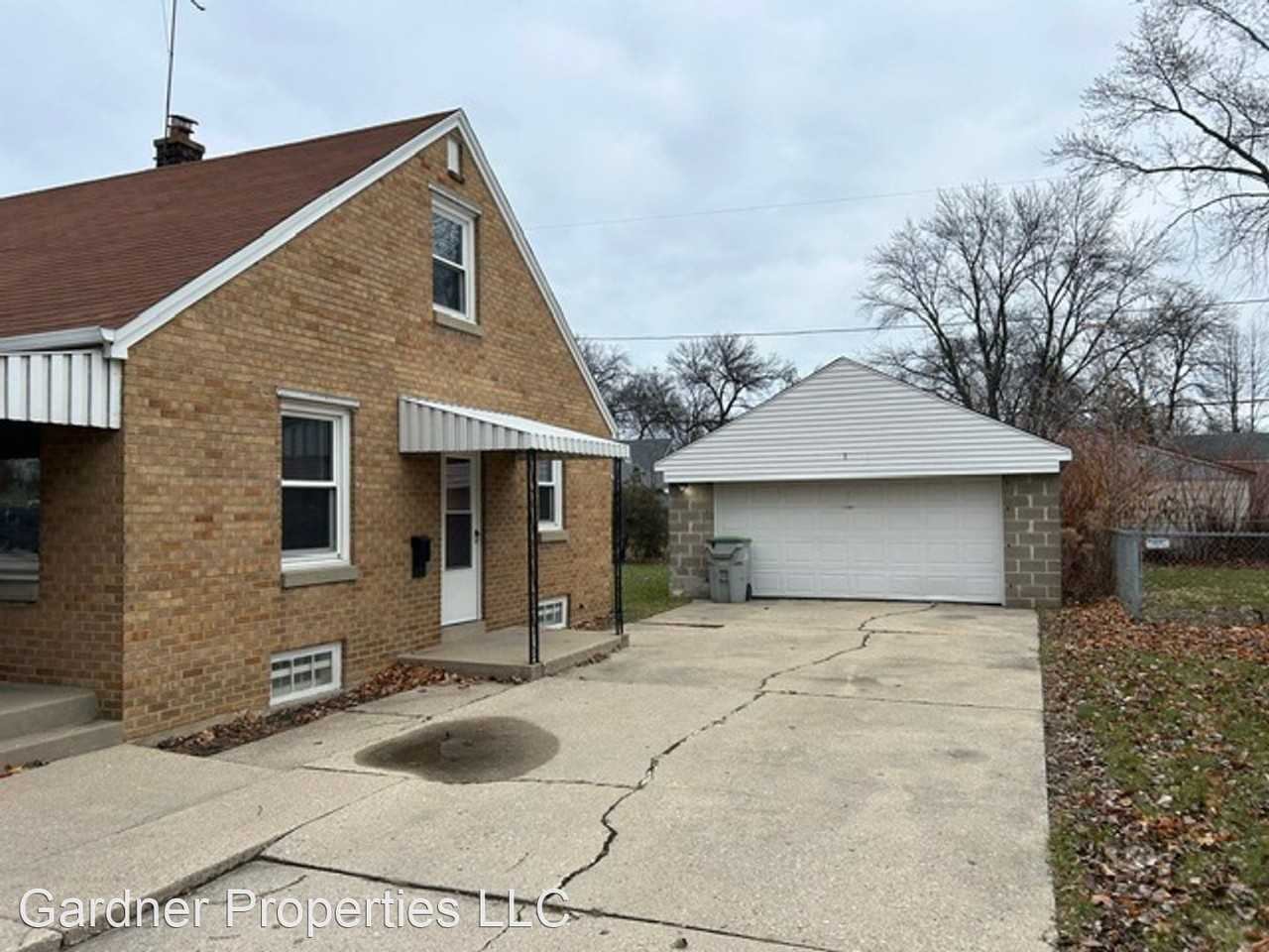 5276 N 60th St - Photo 3 of 20