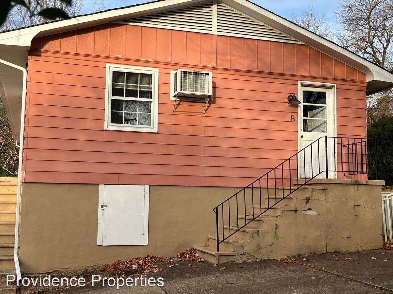 120 Maple Ave - Photo 3 of 12