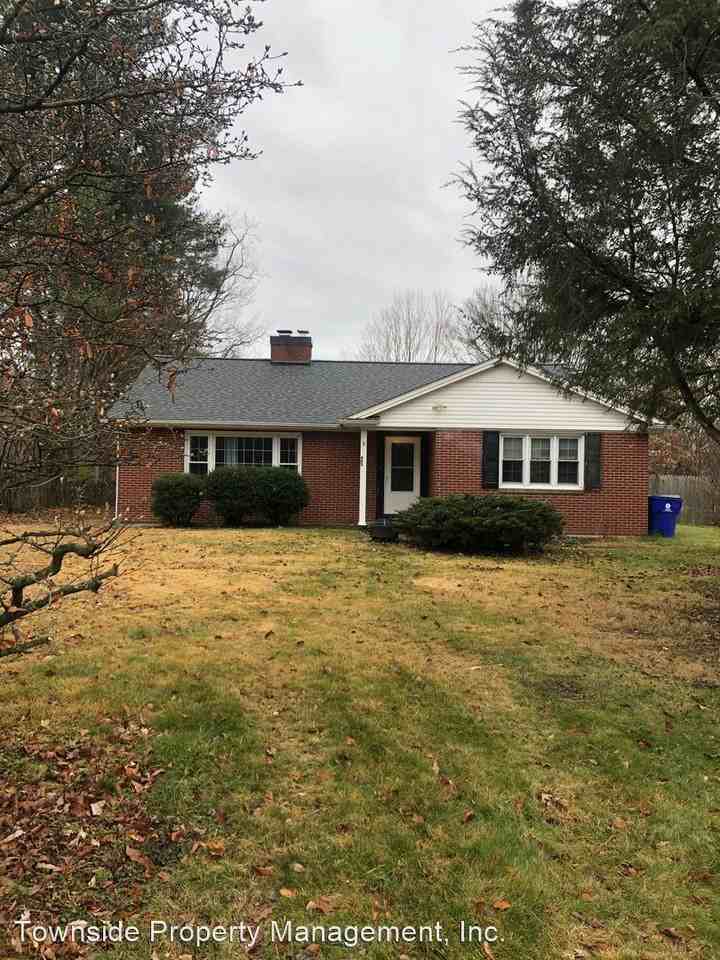 405 Dunton Dr - Photo 2 of 12