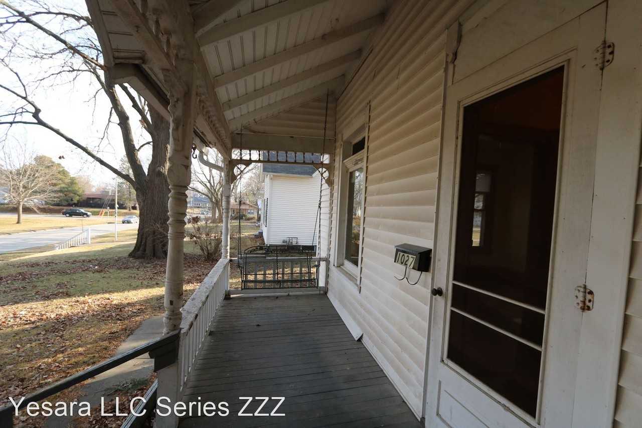 1027 S Garfield Ave - Photo 2 of 21