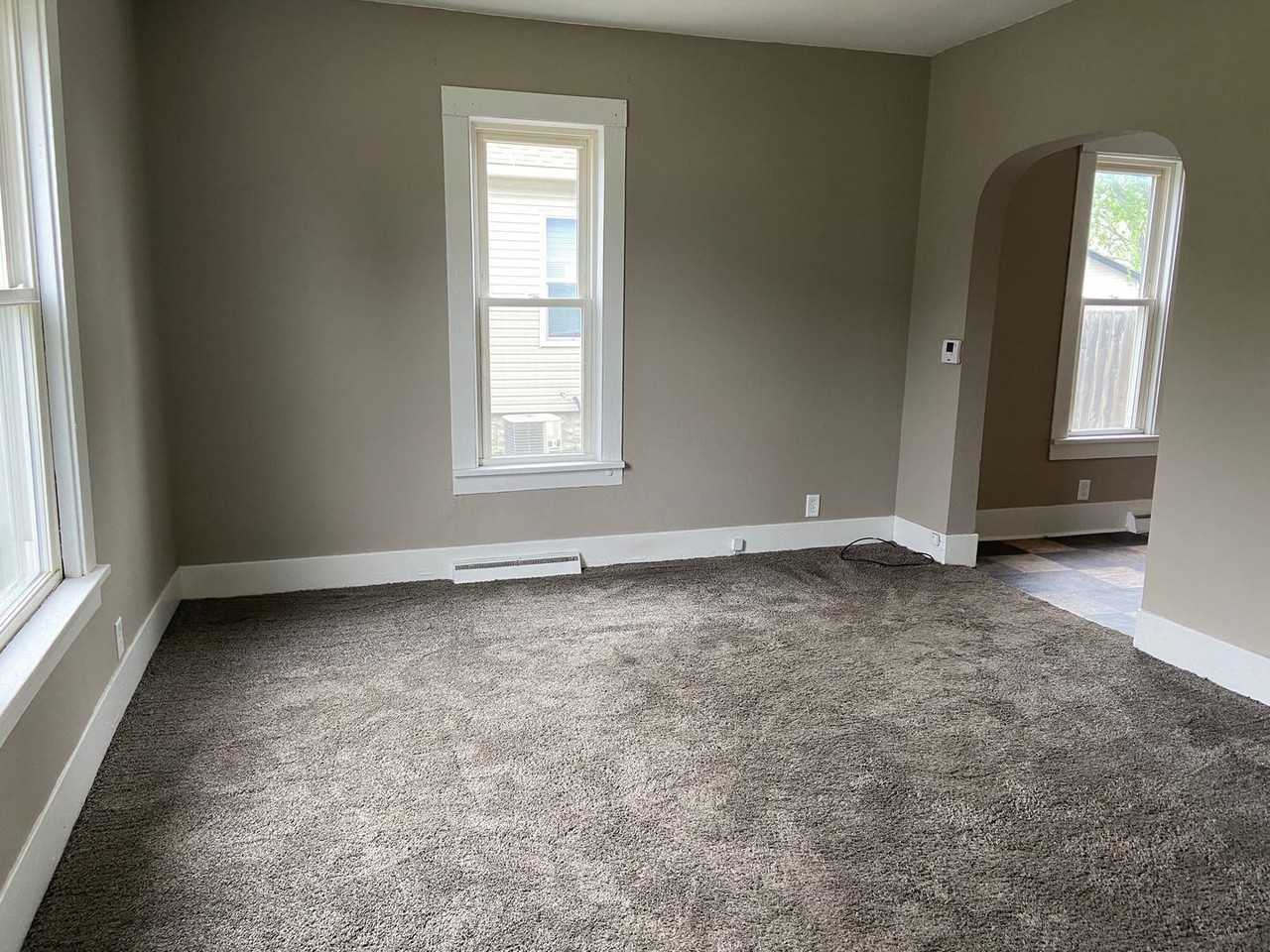 1121 S 21st St - Photo 2 of 4