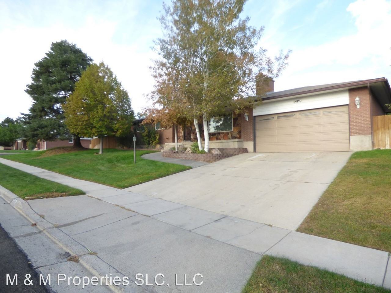 9961 9961 S Blossom Dr 1350 E - Photo 2 of 41