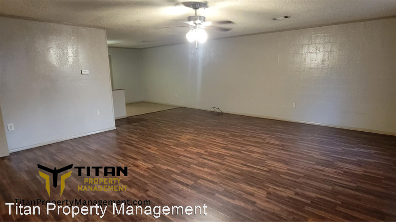 207 N 4th St. - Photo 3 of 13