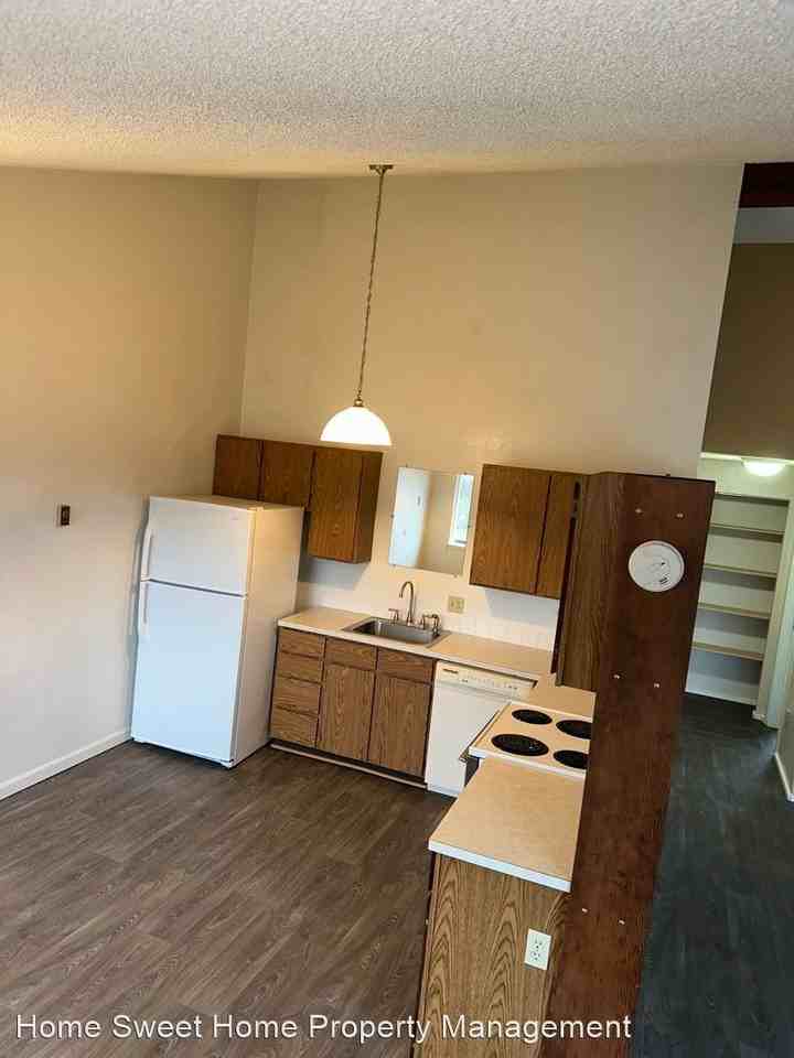 401 2nd Street - Photo 2 of 13