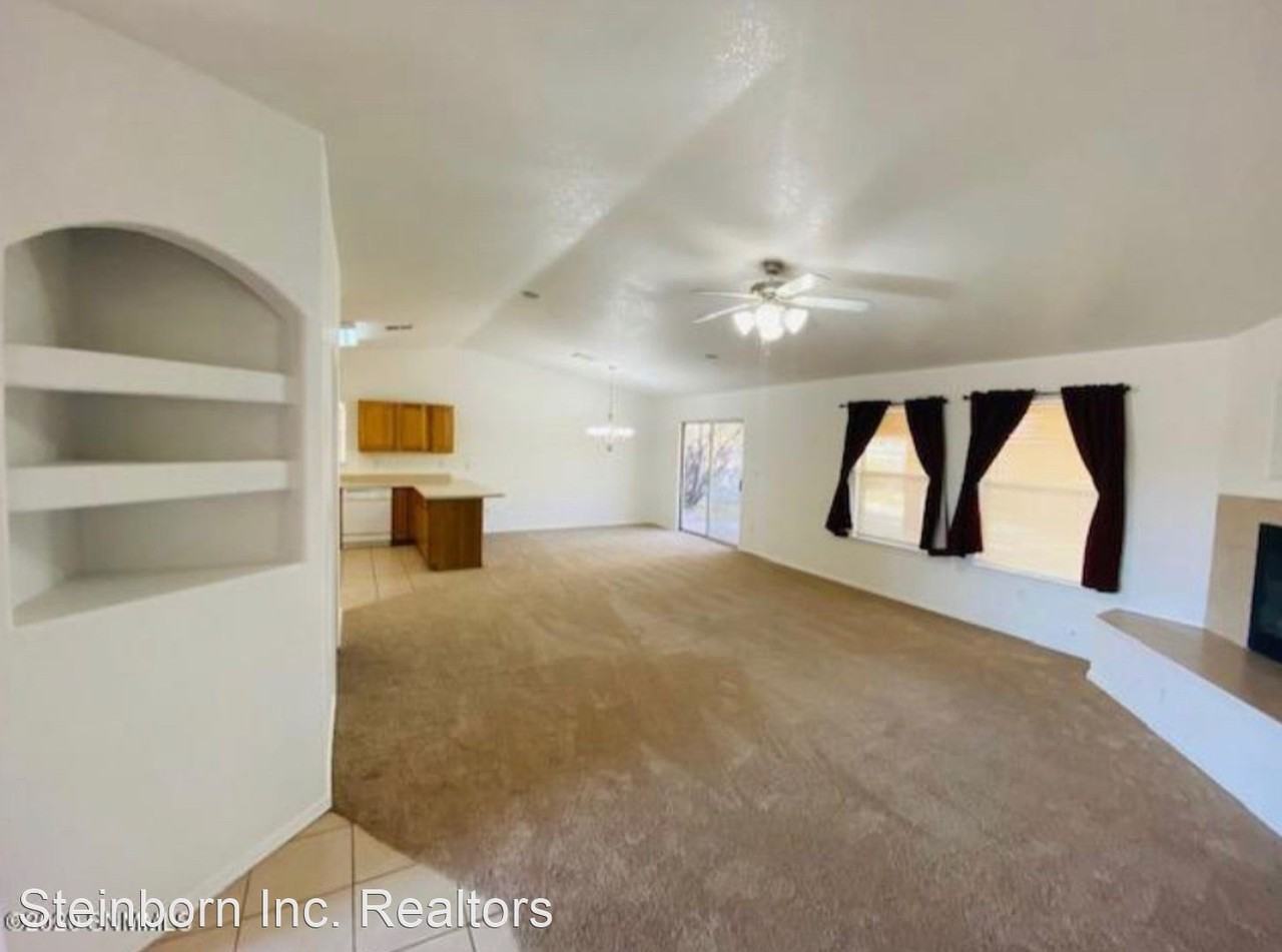 5954 Moon View Dr - Photo 3 of 8