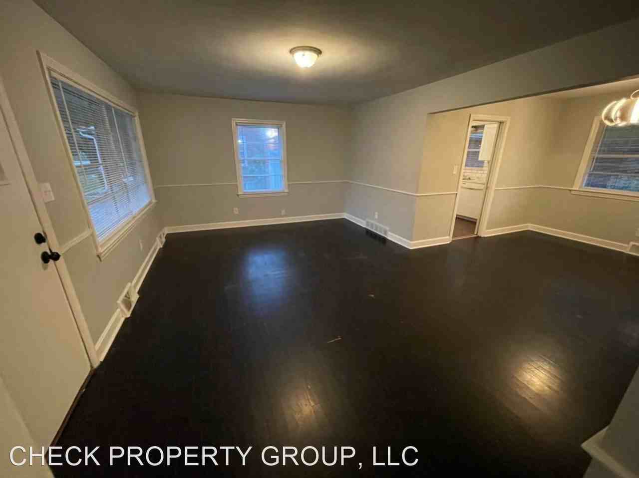 1911 Lynn Lea Rd - Photo 2 of 16