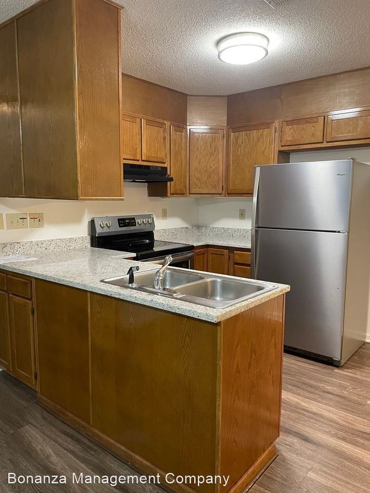 105 Springwood Ln - Photo 2 of 19