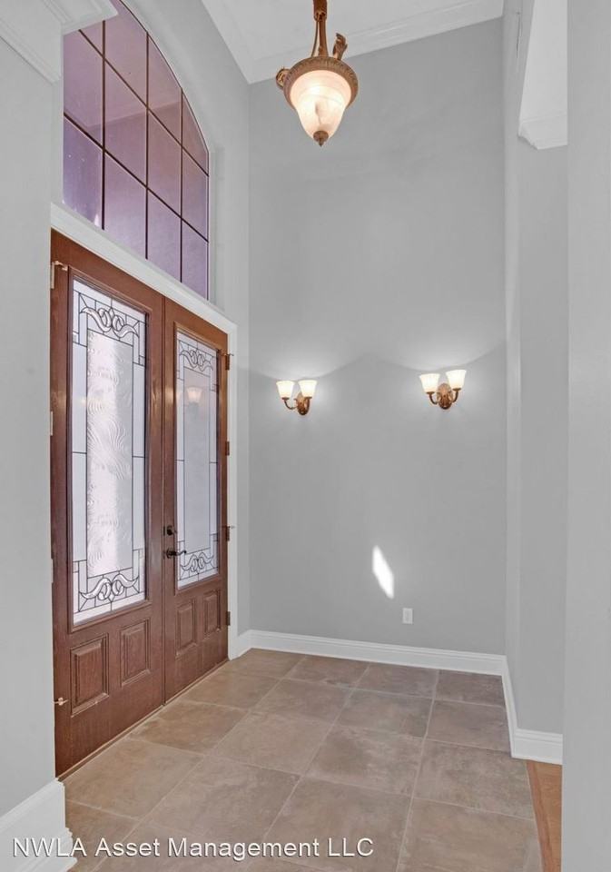 48 48 Fairway Cir. - Photo 3 of 32