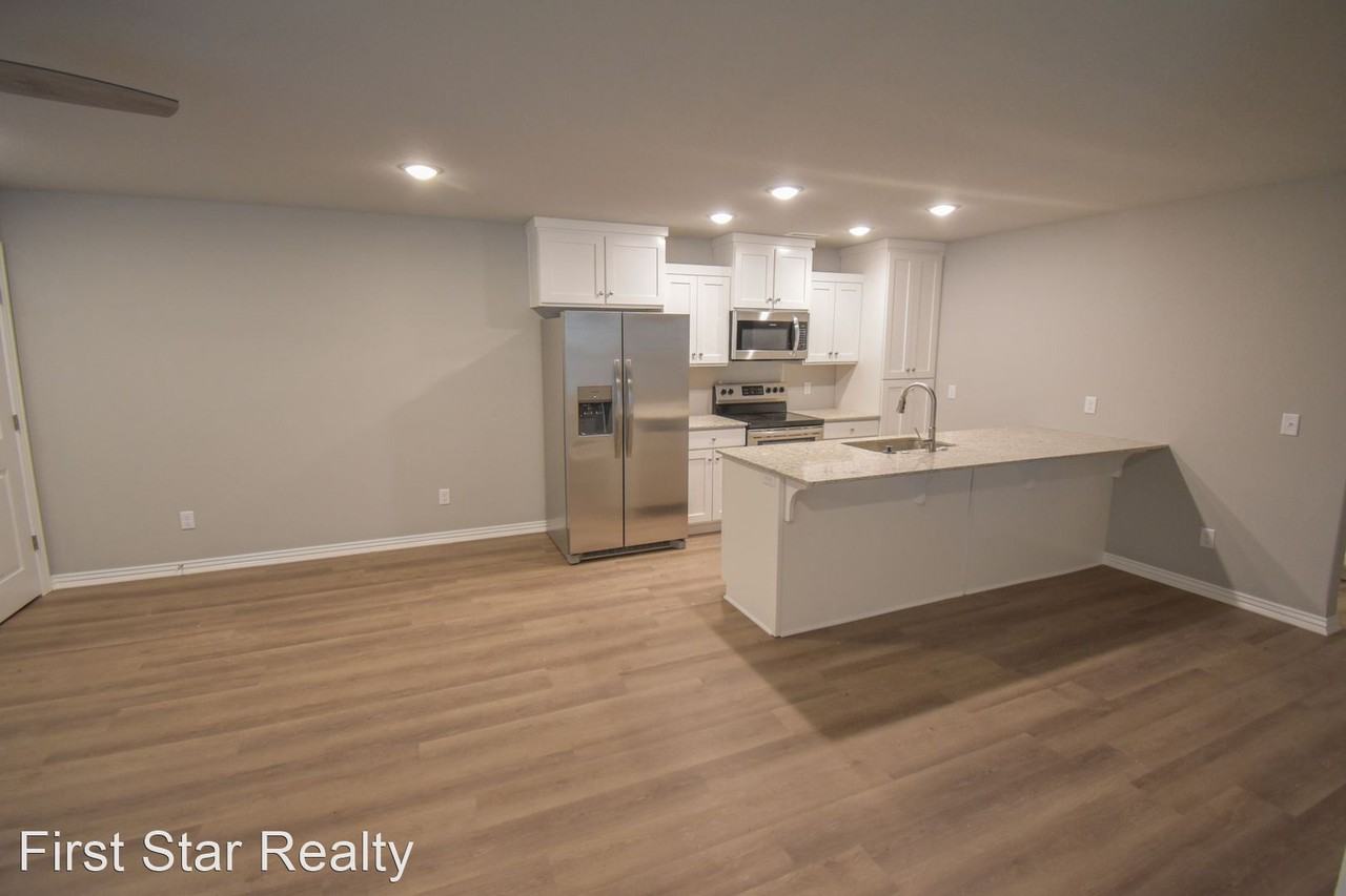 909 W Buchanan St #1 - Photo 3 of 12