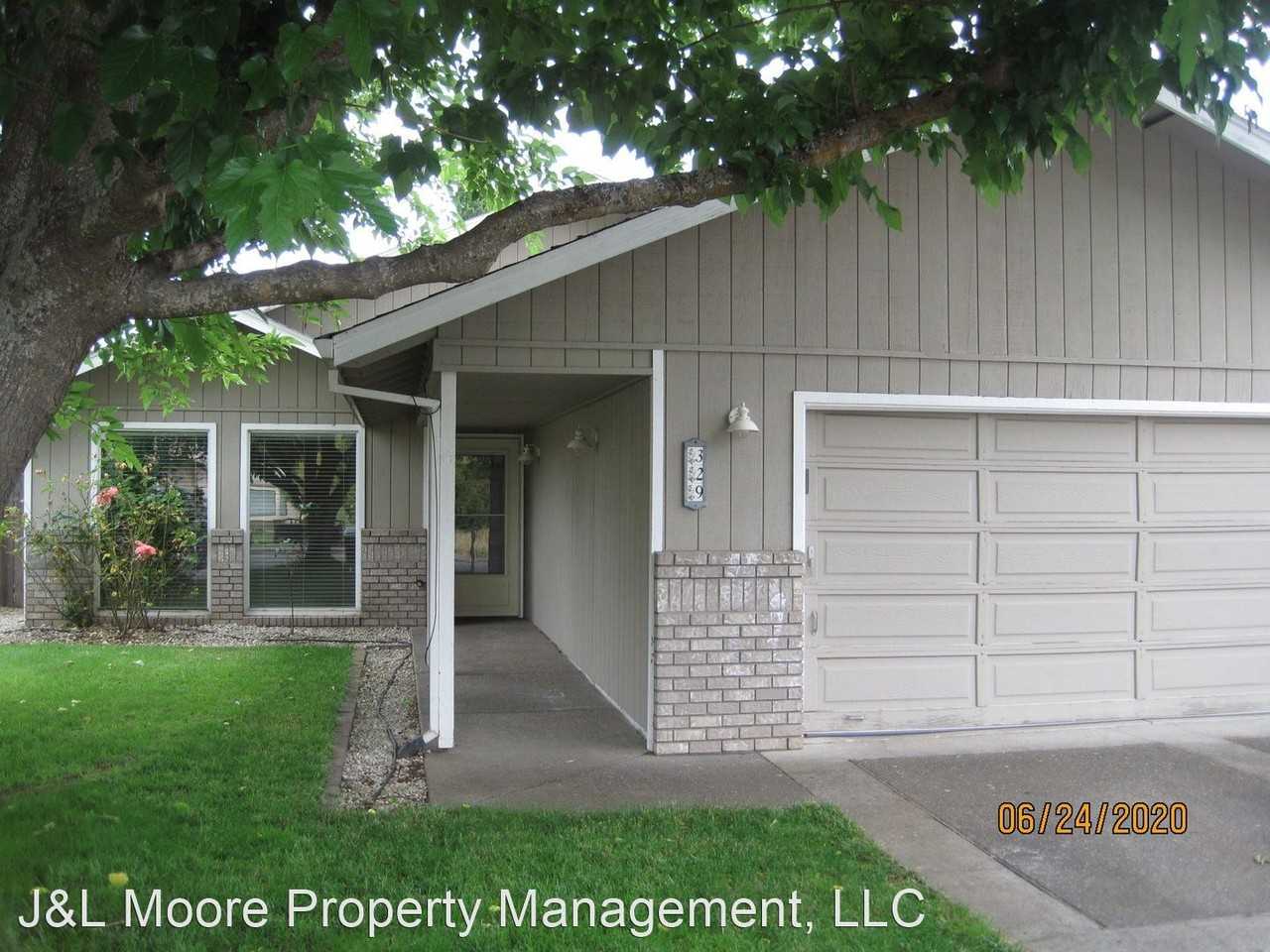 329 Snowy Butte Ln, Central Point, OR 97502 3 Bedroom House for 1,750