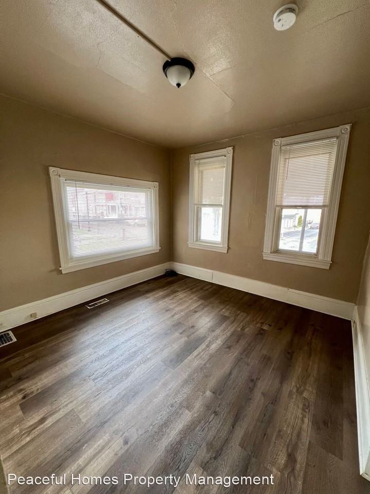 728 Manor St Apartments in Cabbage Hill, Lancaster, PA 17603 Zumper