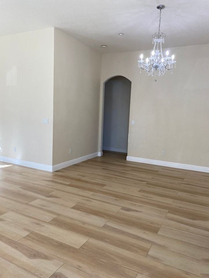344 Mount Whitney Dr - Photo 3 of 9