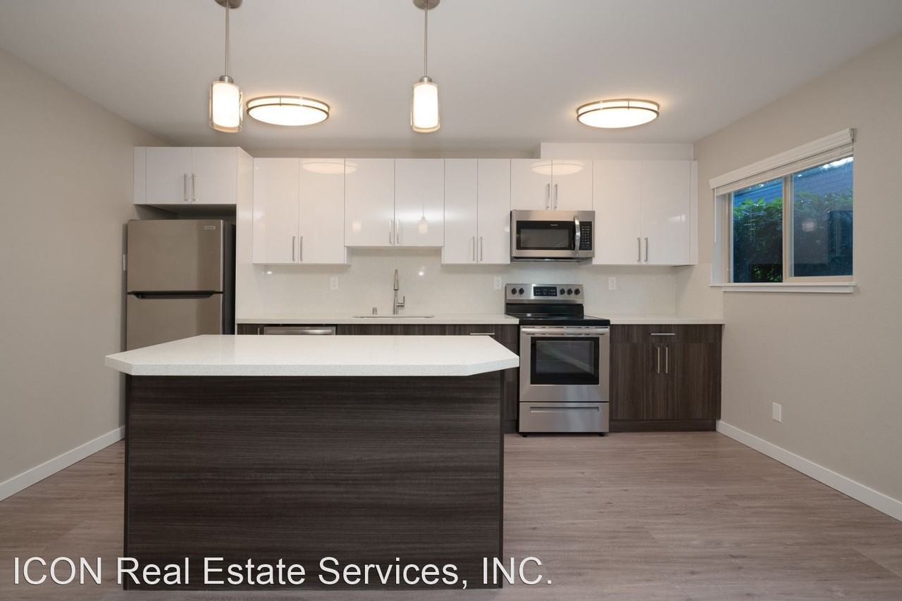 410 102nd Ave SE - Photo 2 of 10