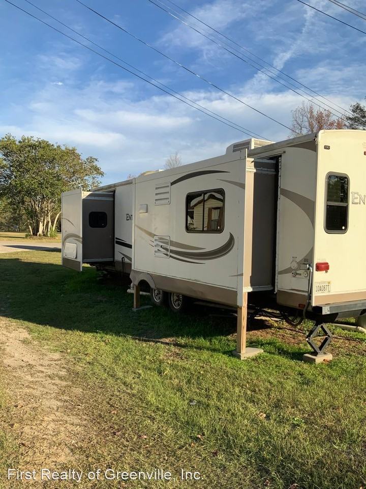 1821 Fort Dale Road - Photo 2 of 15