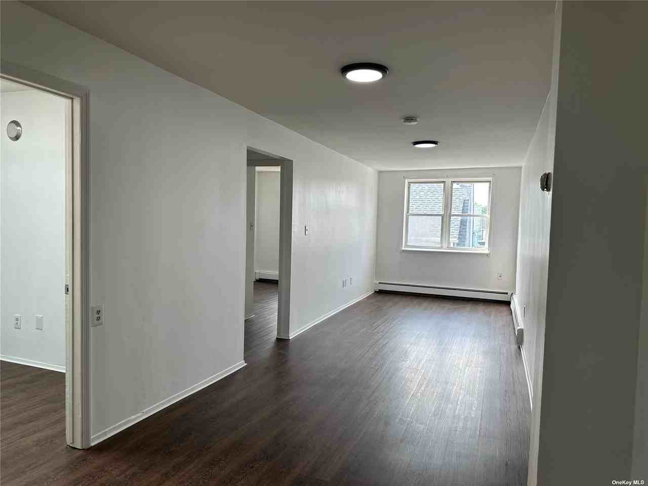 21605 Jamaica Ave - Photo 2 of 18