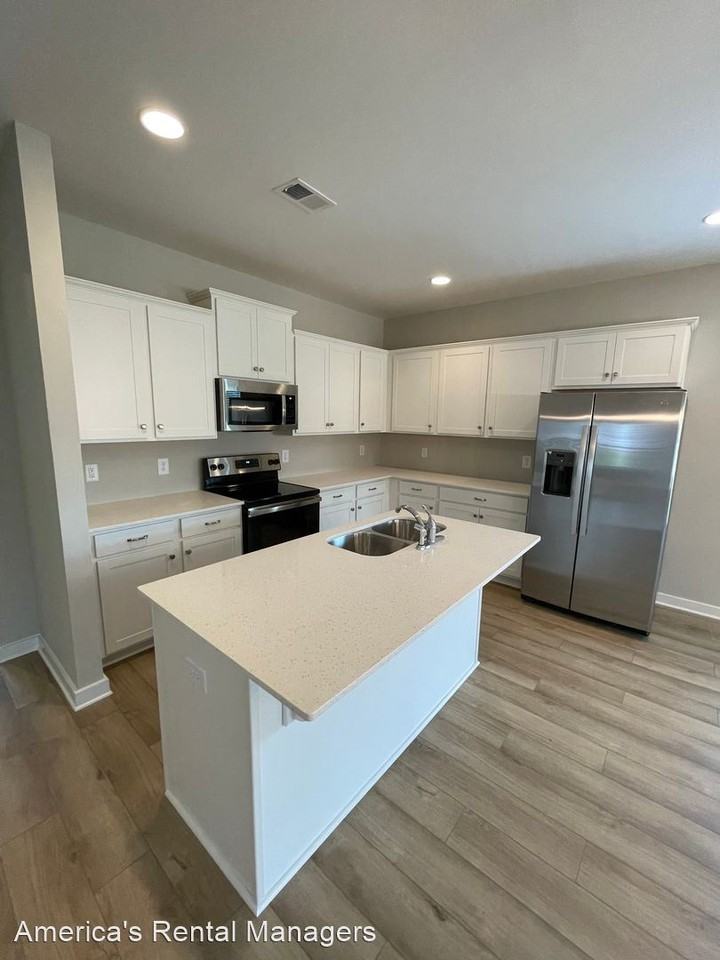 10316 Middleton Rd - Photo 3 of 43