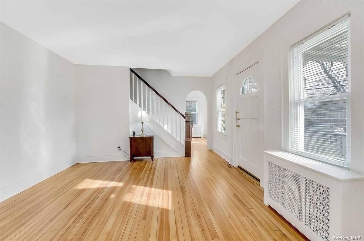 855 Steele Blvd - Photo 2 of 5