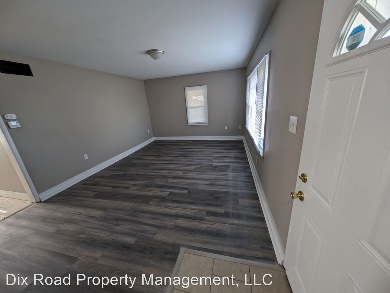1047 Lexington Ave - Photo 3 of 31