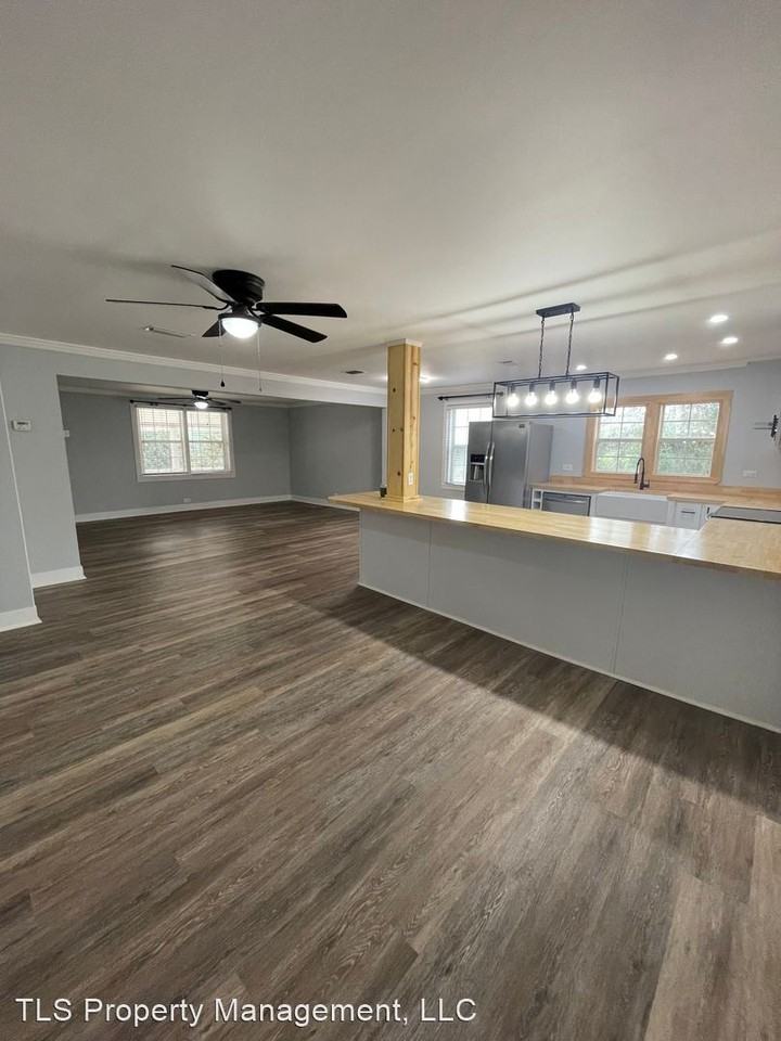 8566 Highway 92 - Photo 3 of 14