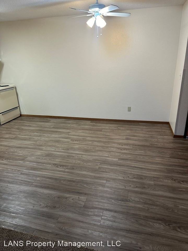 North Place Apartments - Photo 3 of 9