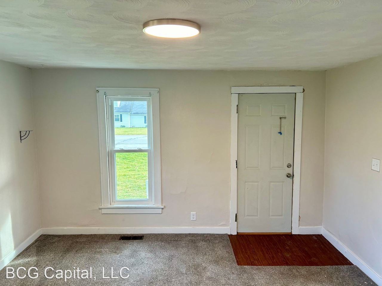 711 N Jefferson St - Photo 3 of 15