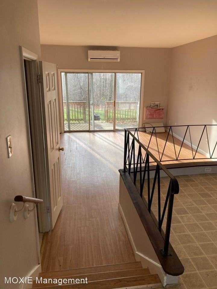 127 Woodland Dr - Photo 3 of 16