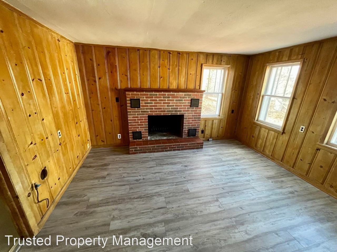 268 College St - Photo 2 of 14