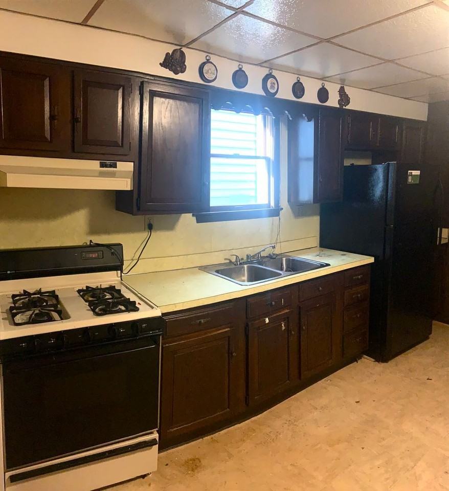 115 / 7 Midland Ave - Photo 3 of 9