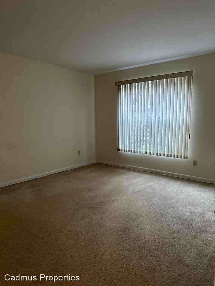 310 JERSEY AVENUE - Photo 2 of 2