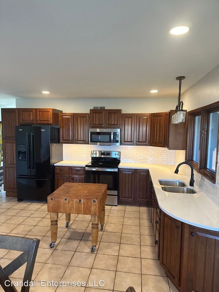 4731 S State Road 55 - Photo 3 of 21