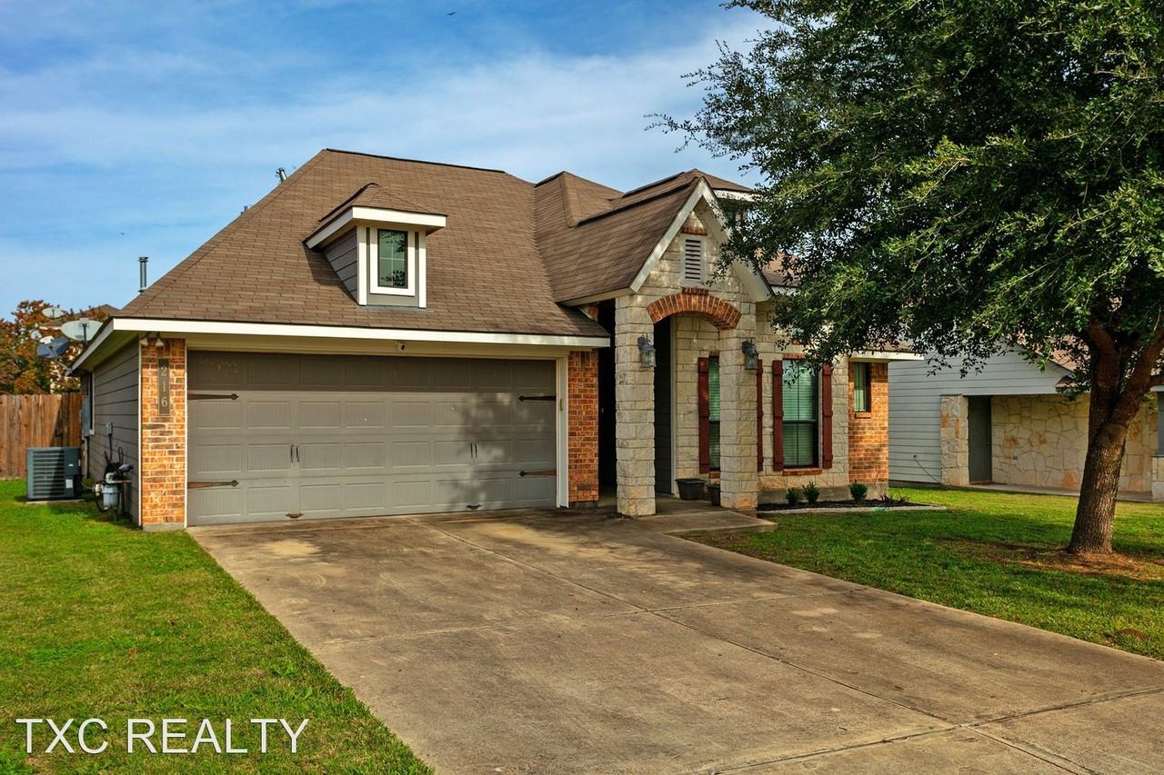 216 Boulder Dr - Photo 3 of 32