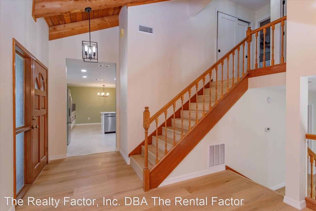 1472 Connors Ln - Photo 2 of 26